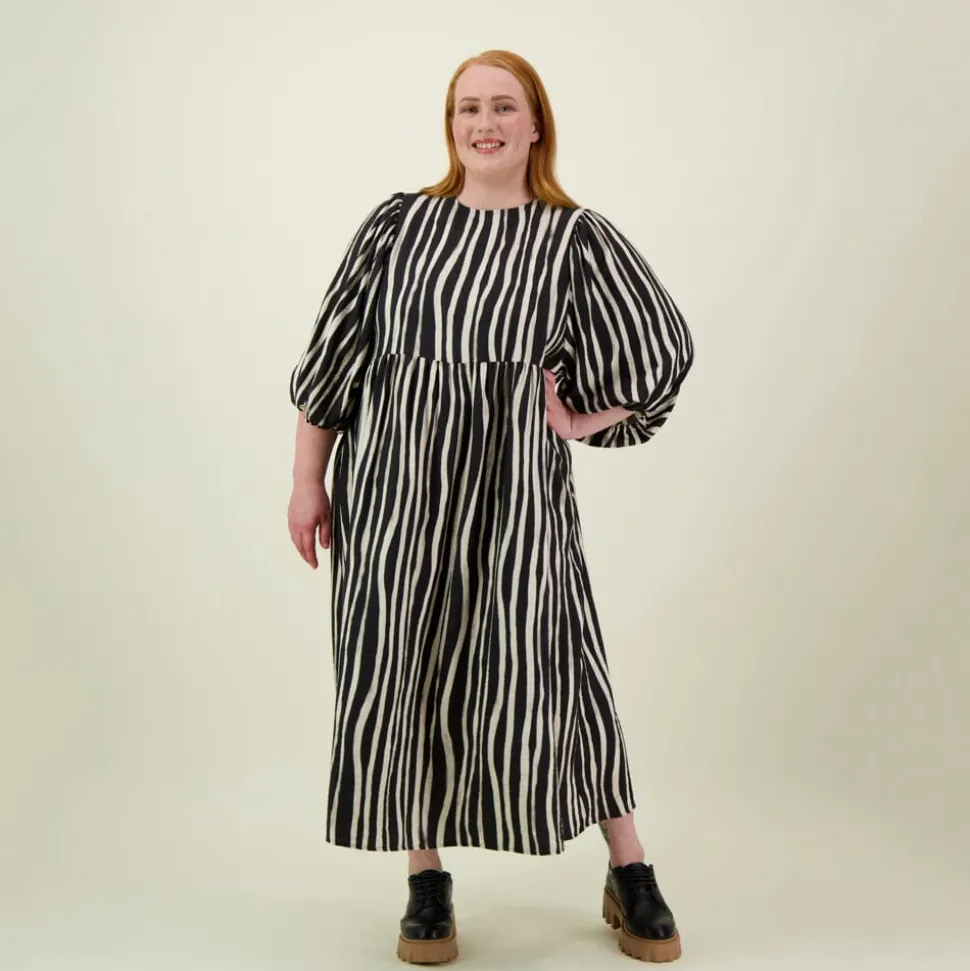 ALLEY VOLUME SLEEVE MIDI DRESS -MEKKO | LICORICE