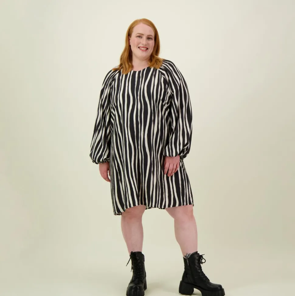 ALLEY VOLUME SLEEVE TUNIC DRESS -MEKKO | LICORICE