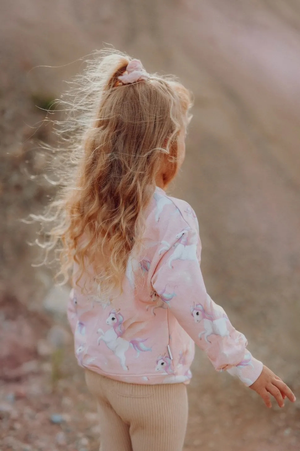 PASTEL PONY OVERSIZE SWEATER -COLLEGEPAITA | SPARKLE